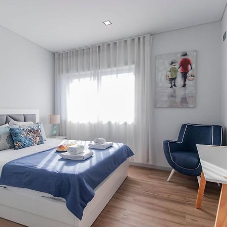 Downtown 1Br Apartment W/ Balcony By Lovelystay Porto Exterior photo