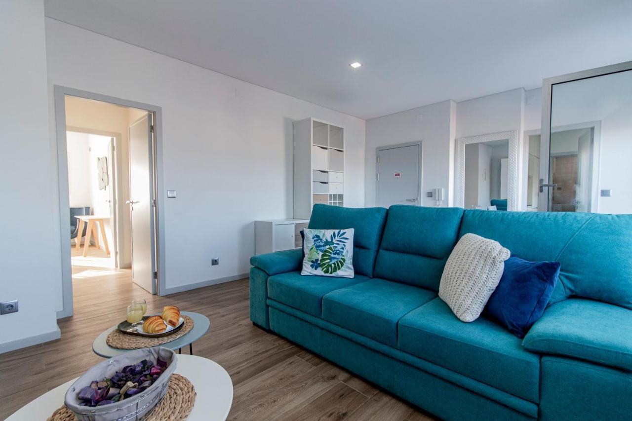 Downtown 1Br Apartment W/ Balcony By Lovelystay Porto Exterior photo
