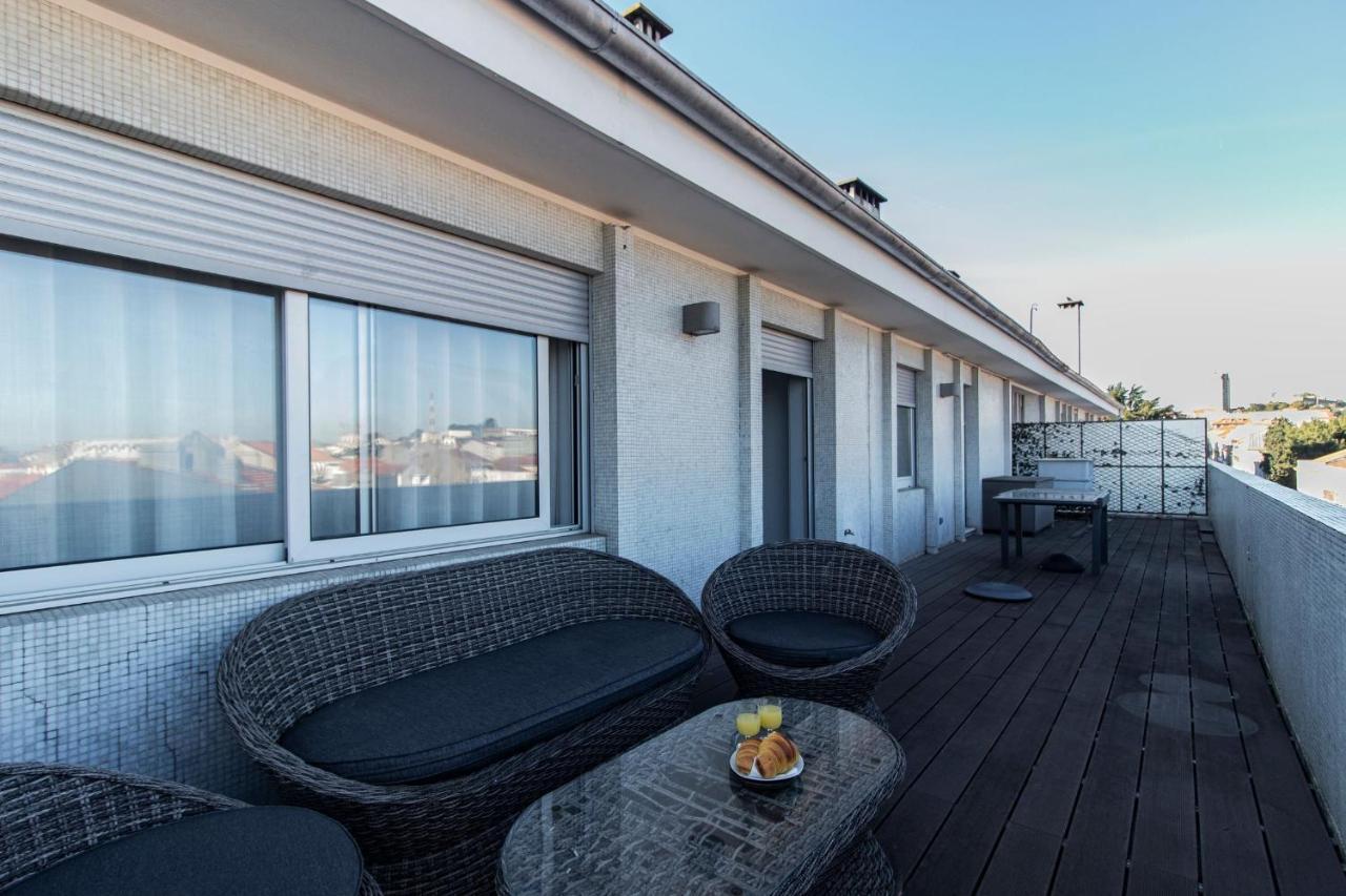 Downtown 1Br Apartment W/ Balcony By Lovelystay Porto Exterior photo